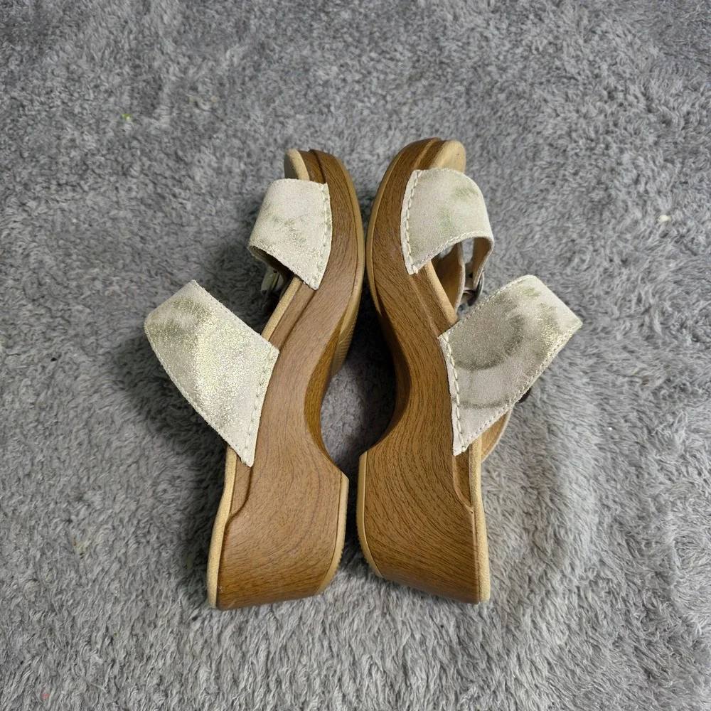 Dansko Platform Sandals Gold Metallic Leather Buckle Wedge Womens 39‎ Excellent